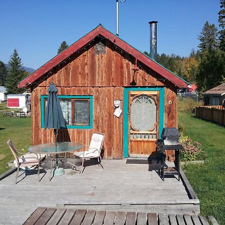 Steamboat Mountain Chalets Hotel Spillimacheen Zewnętrze zdjęcie