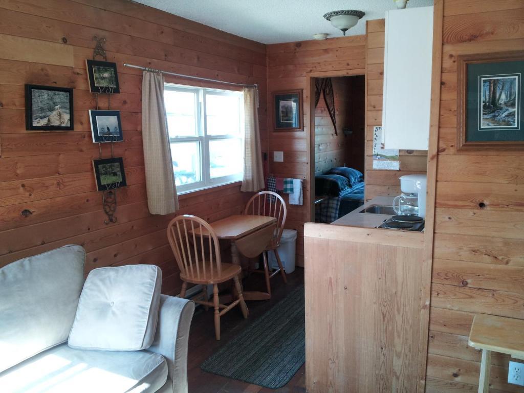 Steamboat Mountain Chalets Hotel Spillimacheen Pokój zdjęcie