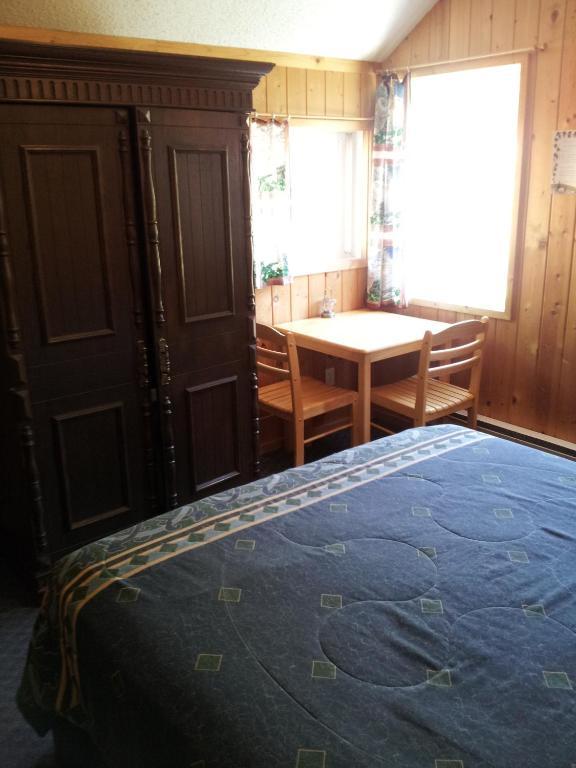Steamboat Mountain Chalets Hotel Spillimacheen Pokój zdjęcie