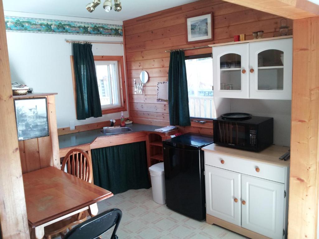 Steamboat Mountain Chalets Hotel Spillimacheen Pokój zdjęcie