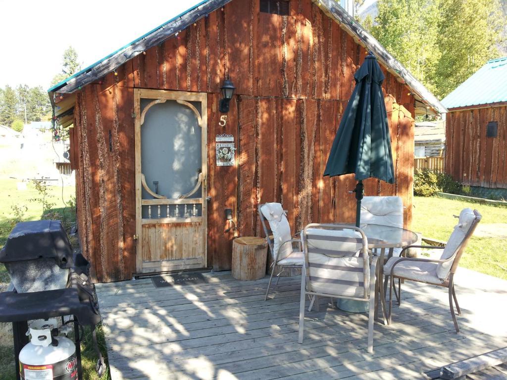 Steamboat Mountain Chalets Hotel Spillimacheen Zewnętrze zdjęcie