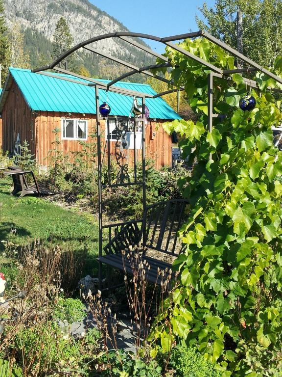 Steamboat Mountain Chalets Hotel Spillimacheen Zewnętrze zdjęcie