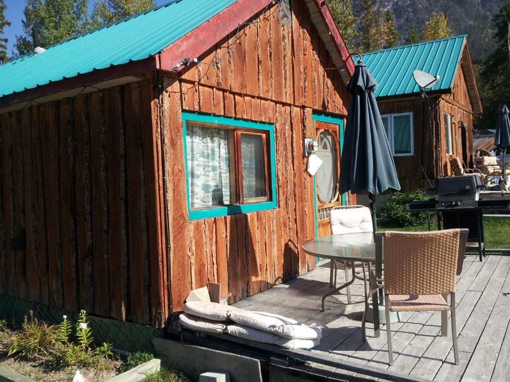 Steamboat Mountain Chalets Hotel Spillimacheen Zewnętrze zdjęcie