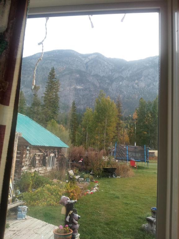 Steamboat Mountain Chalets Hotel Spillimacheen Zewnętrze zdjęcie