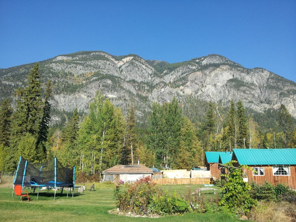 Steamboat Mountain Chalets Hotel Spillimacheen Zewnętrze zdjęcie